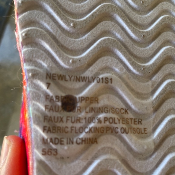 Steve Madden Newly Tie Dye Sandals NWT - Picture 4 of 4